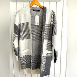 Women’s plaid long sleeve open front cardigan with pockets Size S